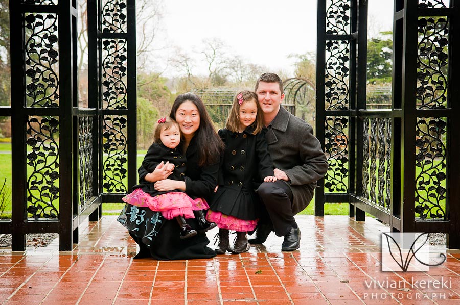 vancouver island family photographers 01 Victoria Family Portrait {Family}